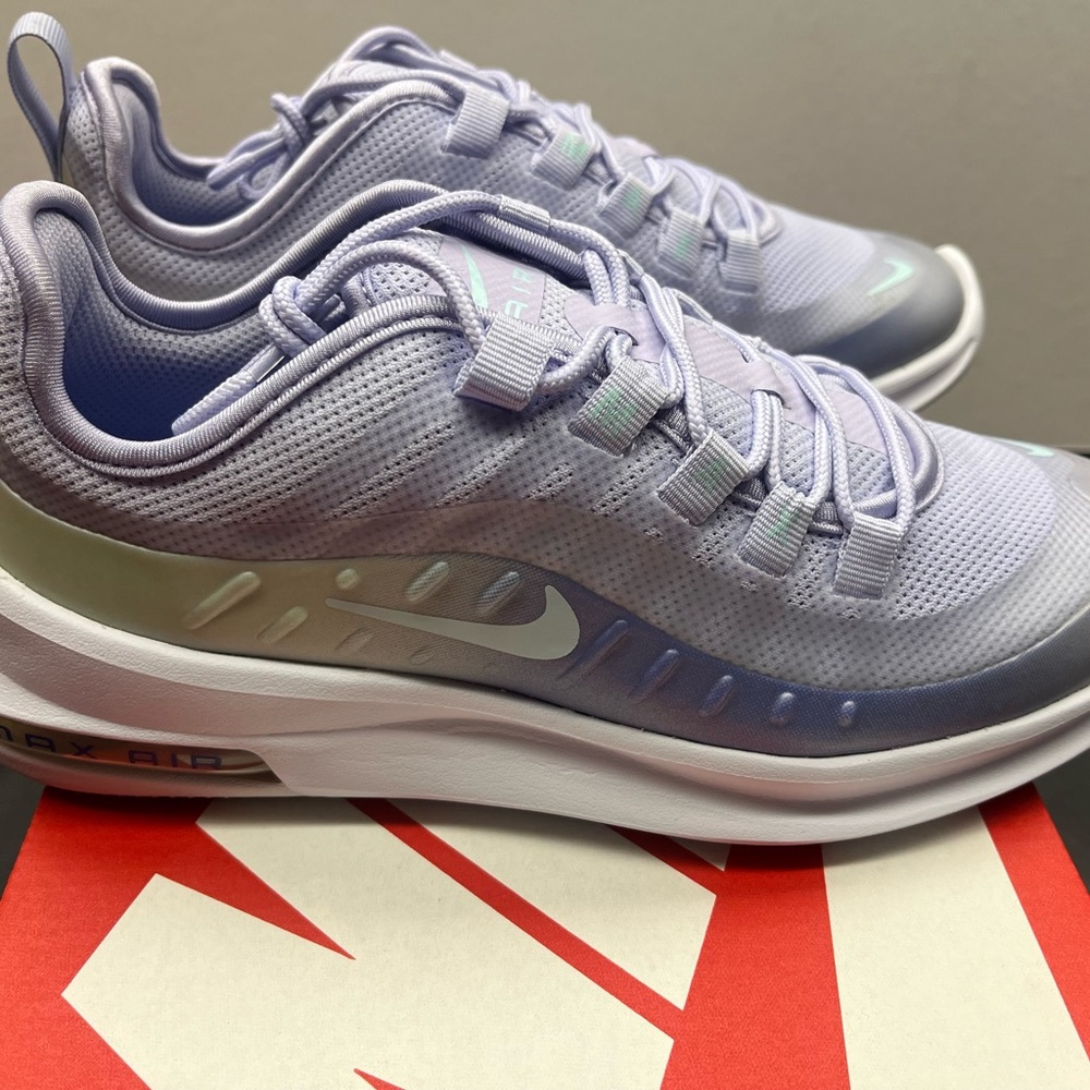 Women’s Nike Air Max Axis Prem- Brand new in box- Size 6.5